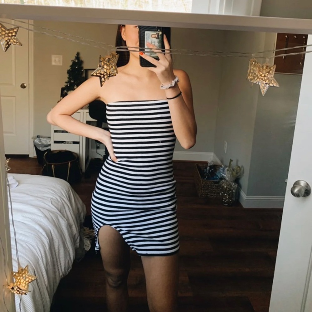 Black and white striped strapless bodycon dress